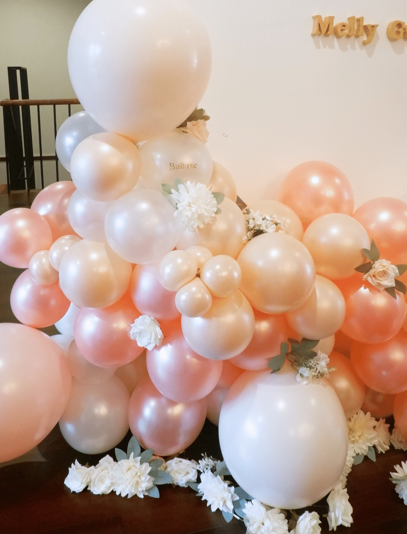 Round backdrop decoration - Image 2